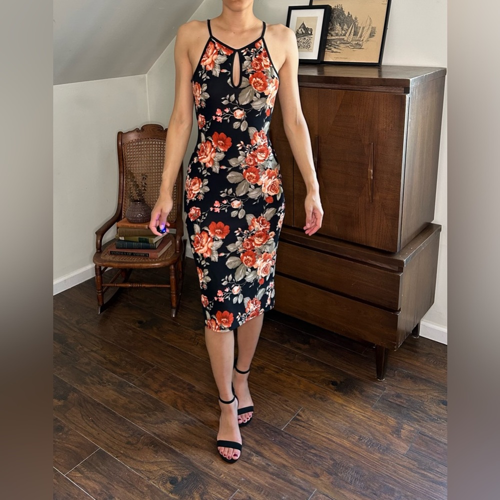 Keyhole, midi, floral dress
